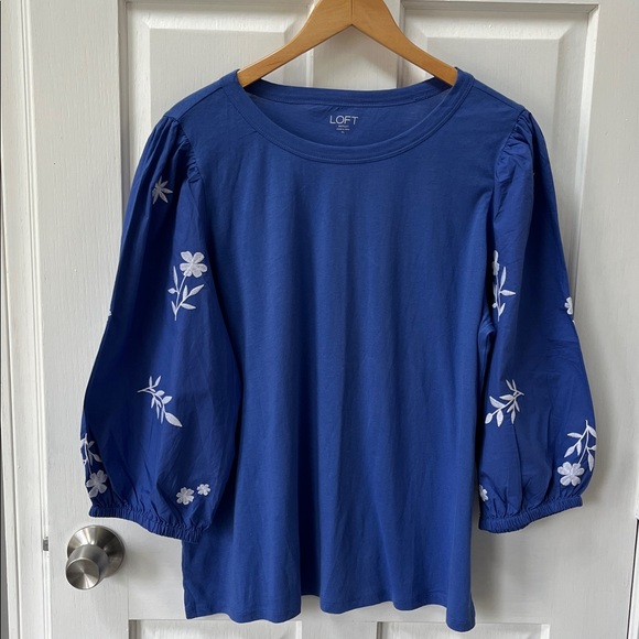LOFT Tops - Loft periwinkle floral embroidered puff sleeve blouse size XL